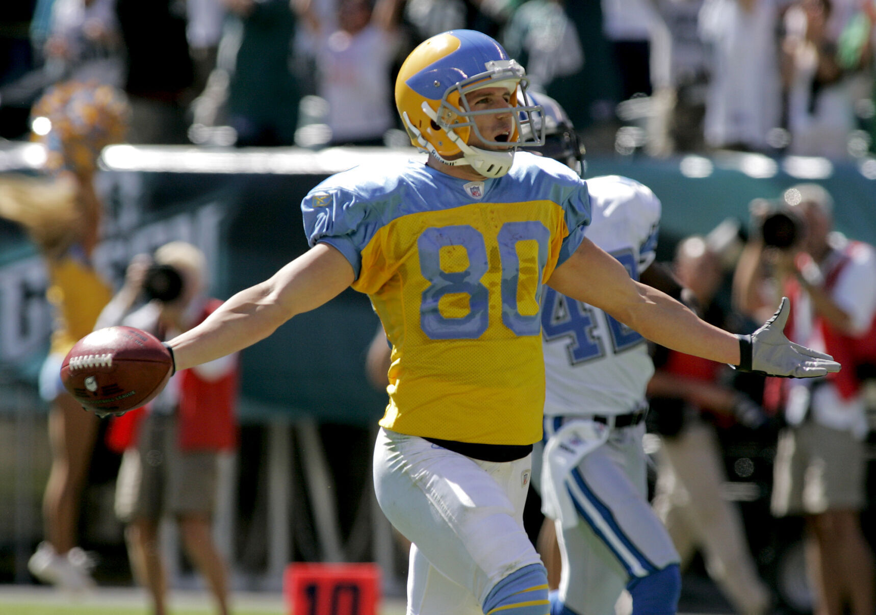 2007: Two players have 200-yard receiving games in same NFL game, a first